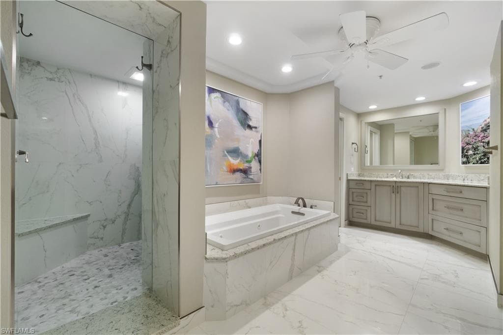 445 Dockside Dr A901, Naples, FL 34110-24