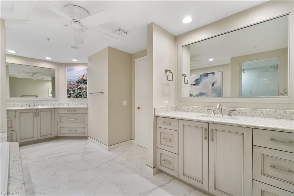 445 Dockside Dr A901, Naples, FL 34110-25