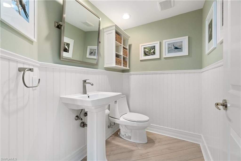 445 Dockside Dr A901, Naples, FL 34110-33