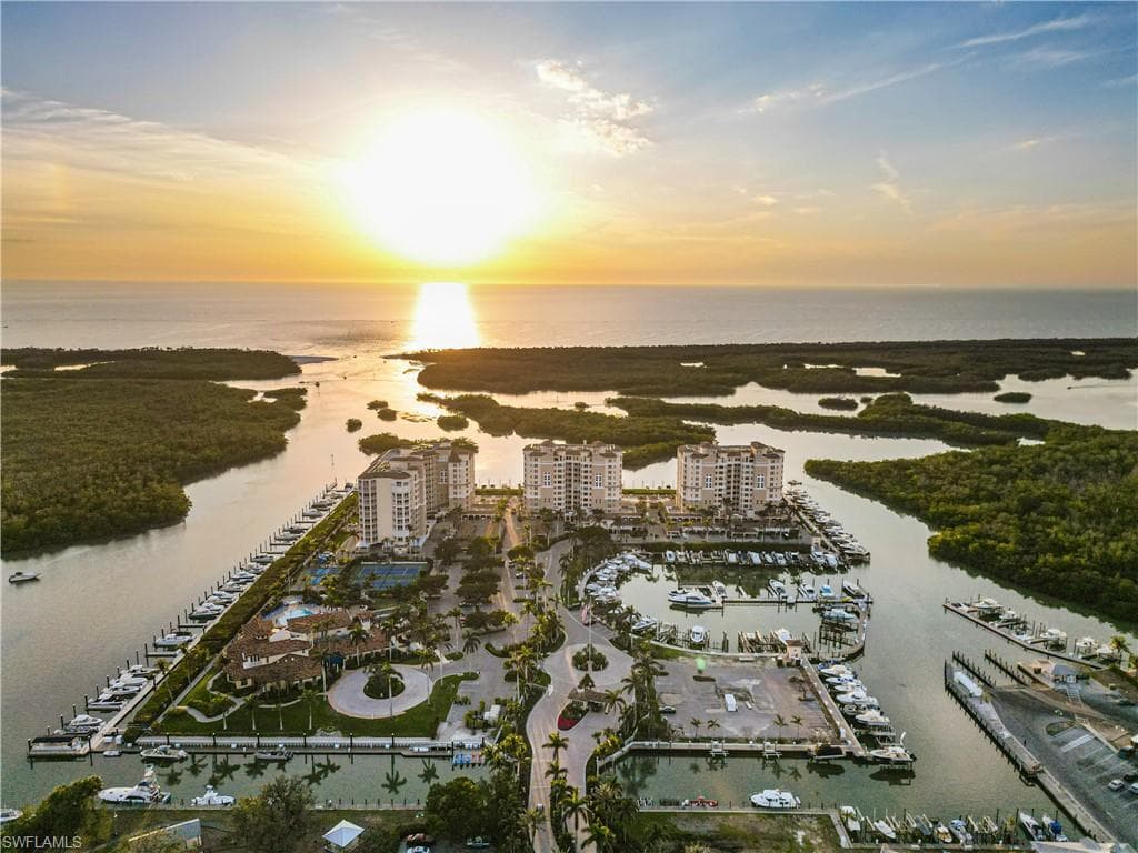 445 Dockside Dr A901, Naples, FL 34110-37