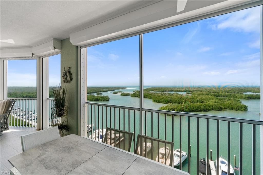 445 Dockside Dr A901, Naples, FL 34110-6