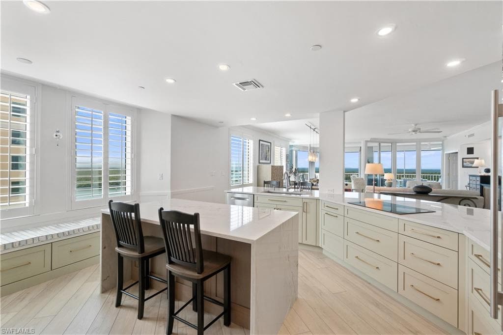 445 Dockside Dr A901, Naples, FL 34110-7