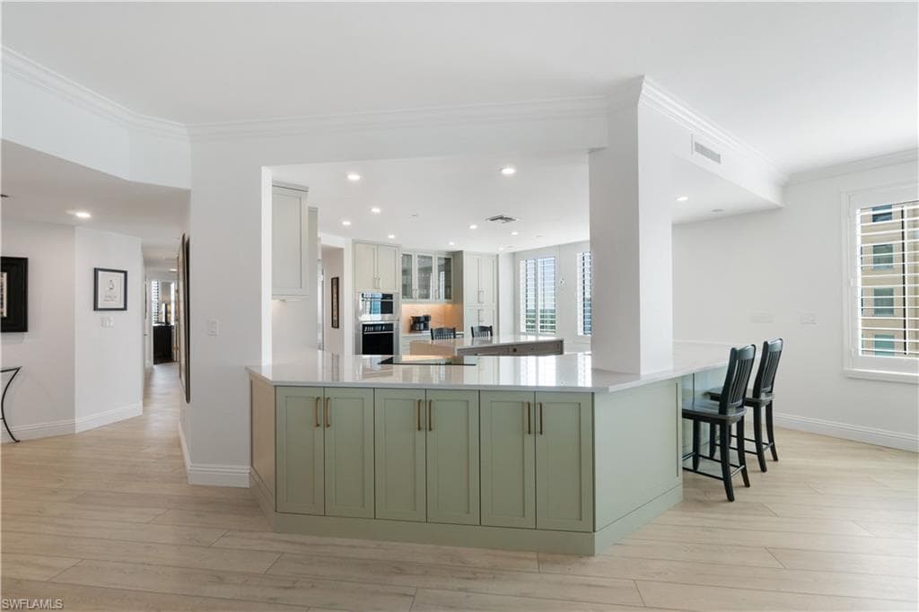 445 Dockside Dr A901, Naples, FL 34110-8