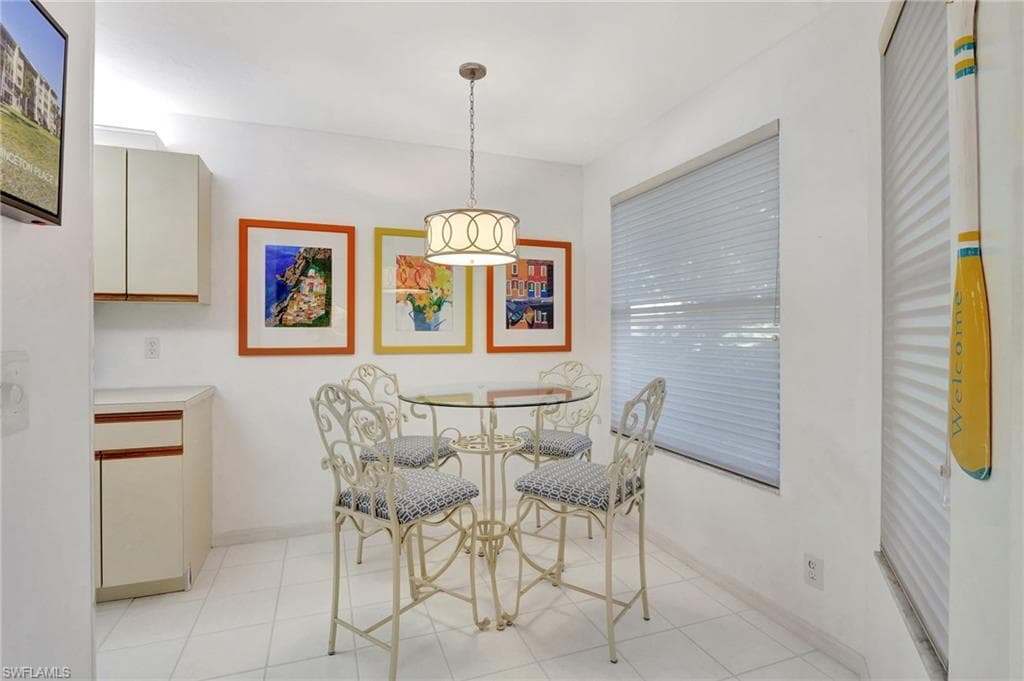 320 Horse Creek Dr 105, Naples, FL 34110-18