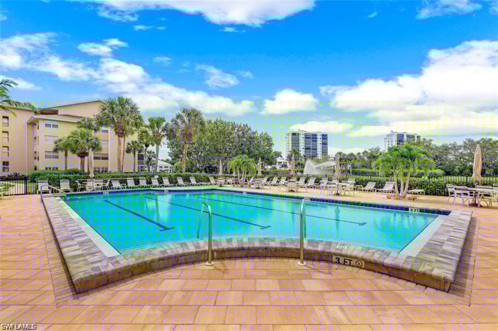 320 Horse Creek Dr 105, Naples, FL 34110-20