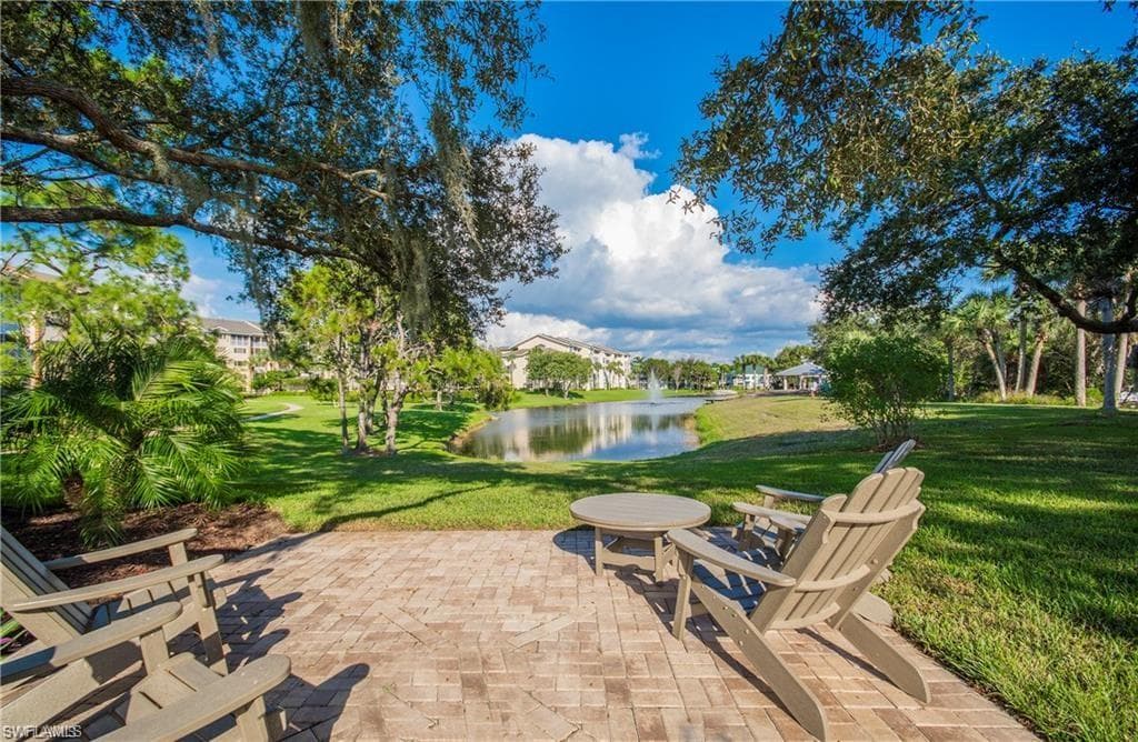 320 Horse Creek Dr 105, Naples, FL 34110-21