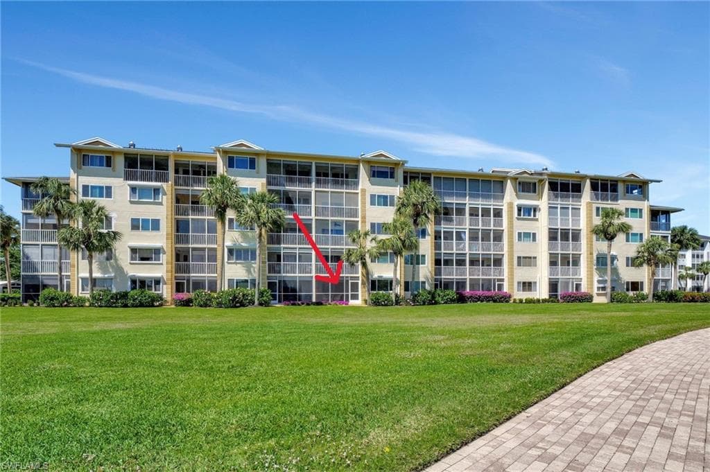 320 Horse Creek Dr 105, Naples, FL 34110-22