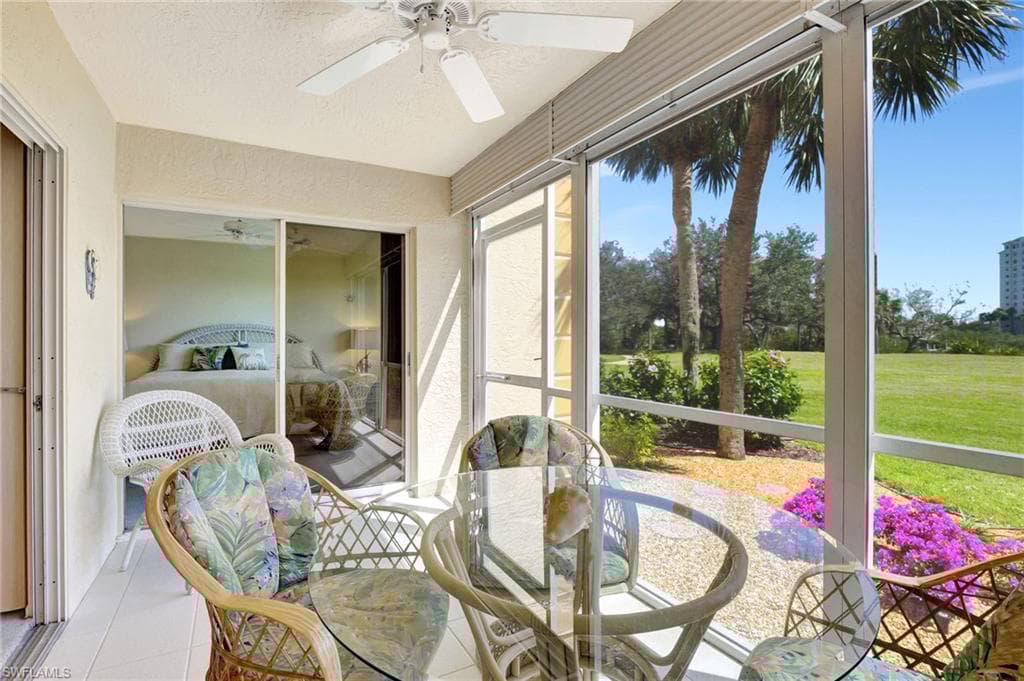 320 Horse Creek Dr 105, Naples, FL 34110-25