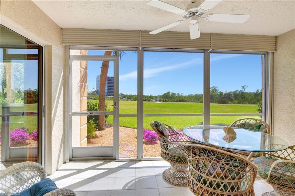 320 Horse Creek Dr 105, Naples, FL 34110-2