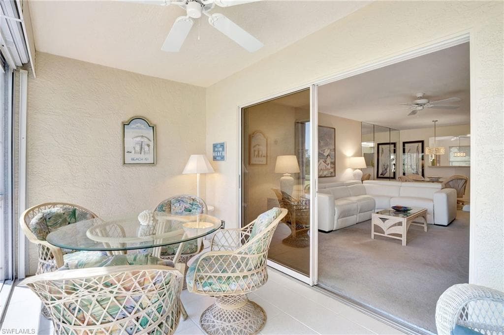 320 Horse Creek Dr 105, Naples, FL 34110-7