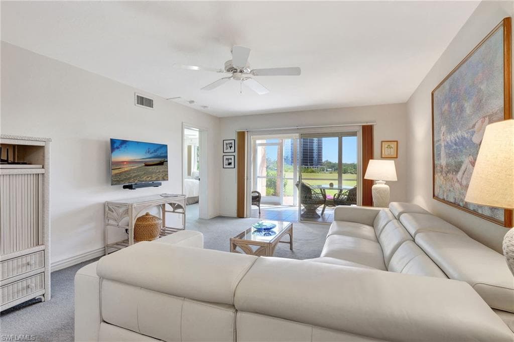 320 Horse Creek Dr 105, Naples, FL 34110-8