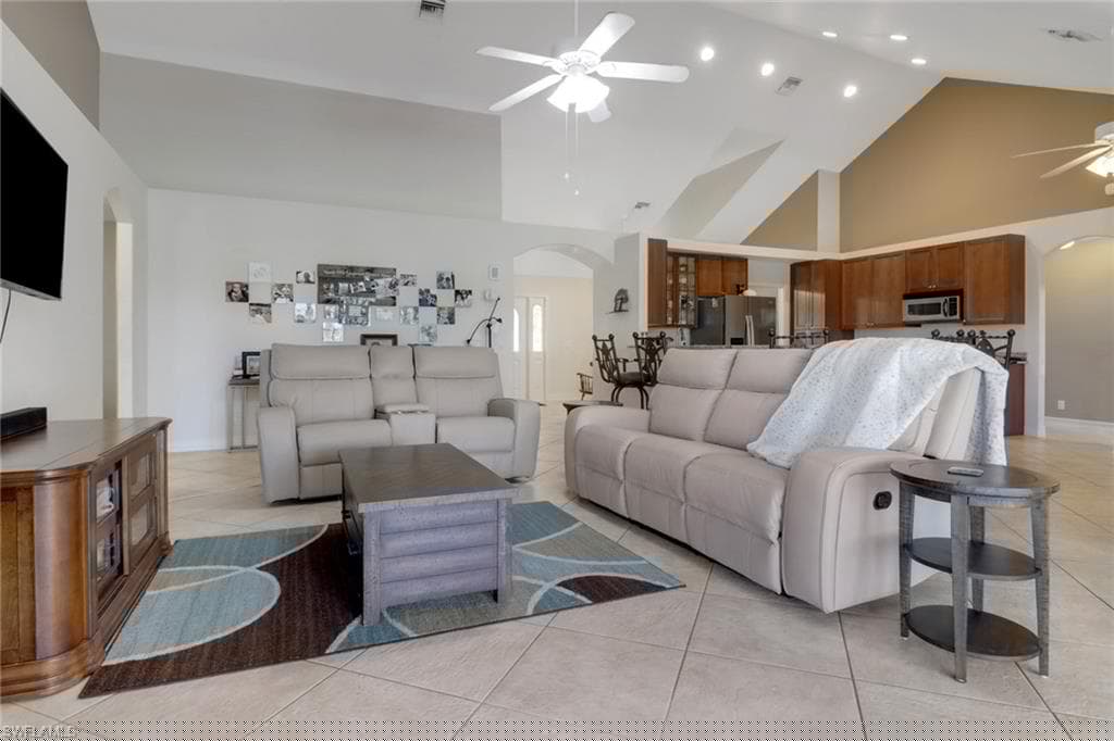 90 24th Ave NE, Naples, FL 34120-10