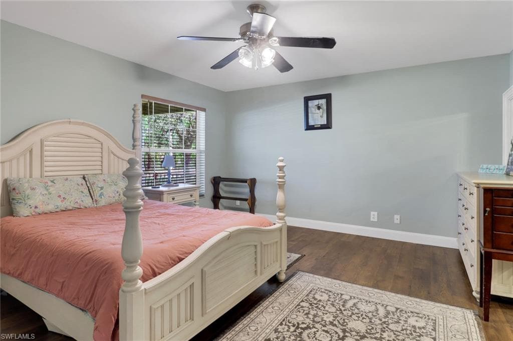 90 24th Ave NE, Naples, FL 34120-18