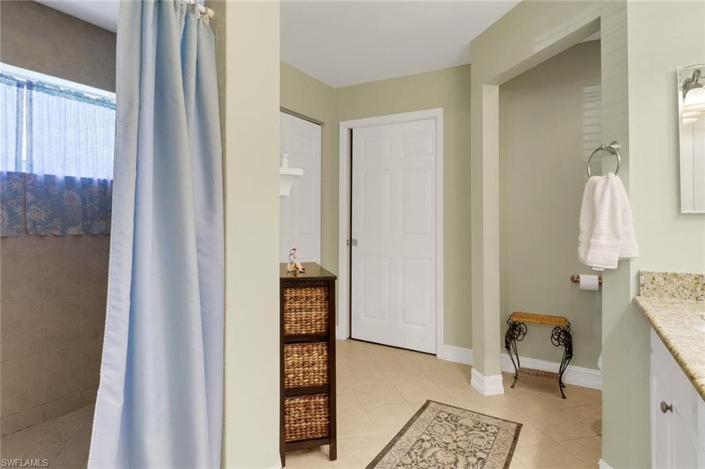 90 24th Ave NE, Naples, FL 34120-20