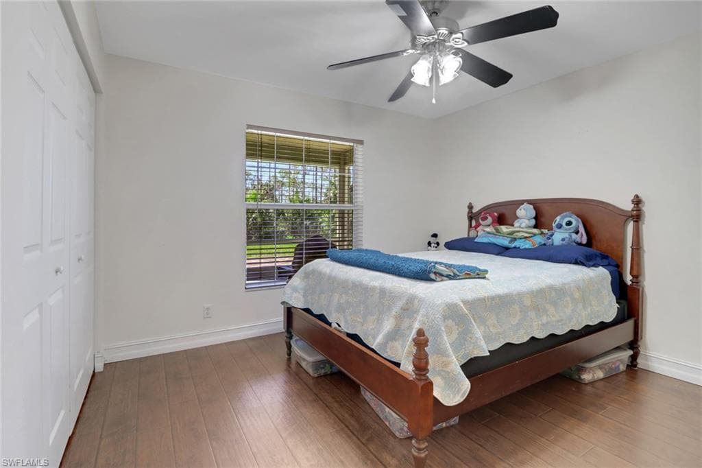 90 24th Ave NE, Naples, FL 34120-21
