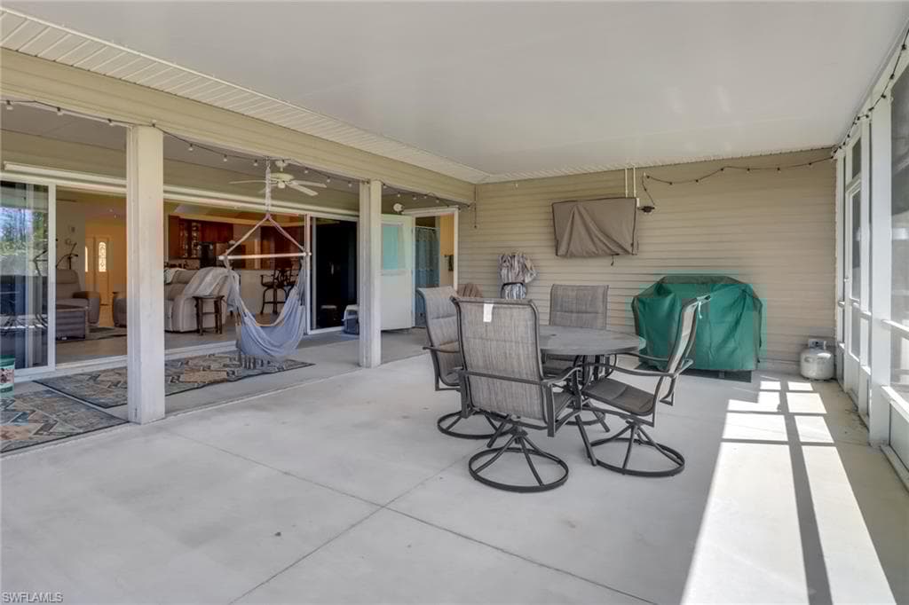 90 24th Ave NE, Naples, FL 34120-27