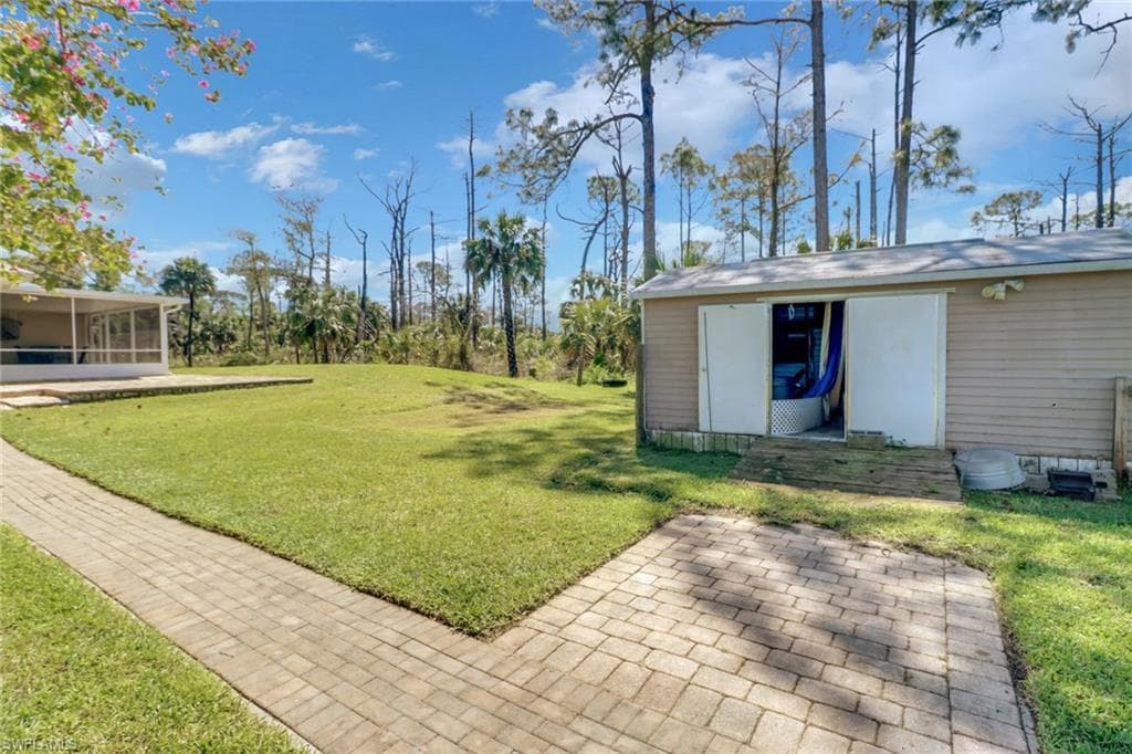 90 24th Ave NE, Naples, FL 34120-30