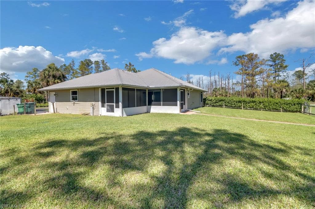 90 24th Ave NE, Naples, FL 34120-45