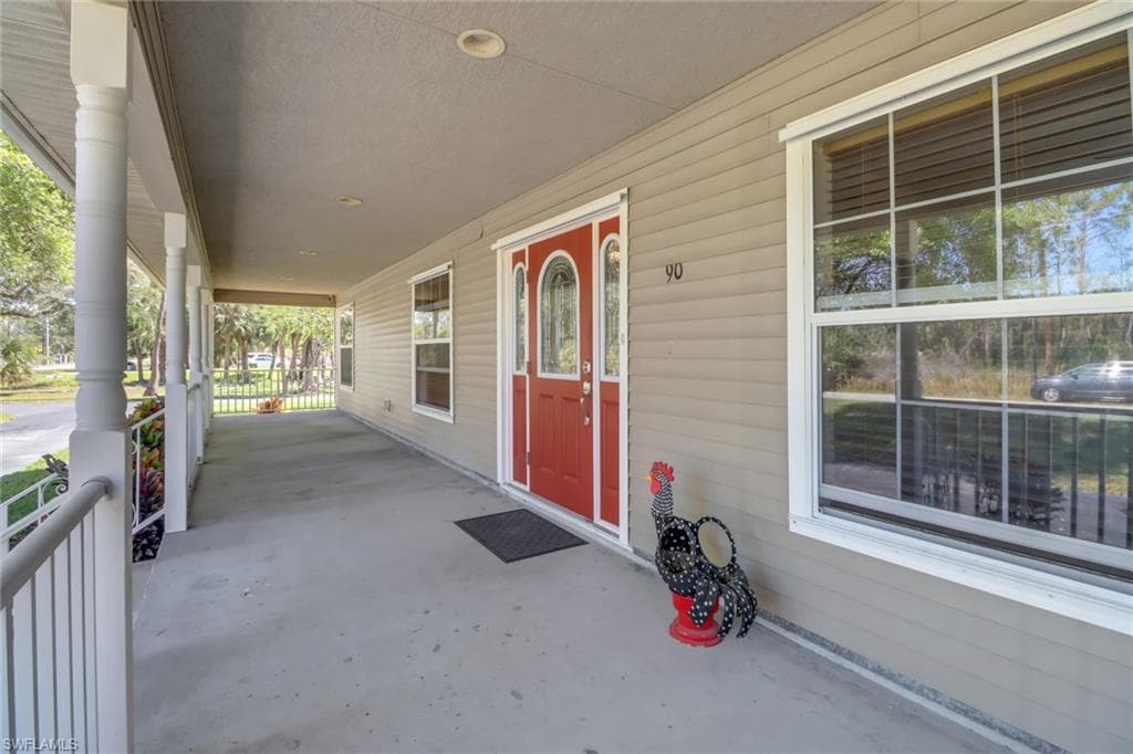 90 24th Ave NE, Naples, FL 34120-6