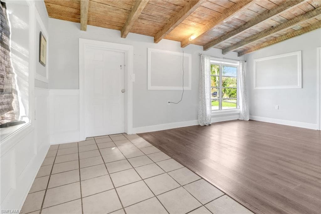 156 4th St, Naples, FL 34113-5