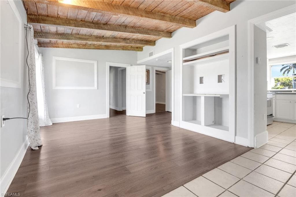 156 4th St, Naples, FL 34113-6