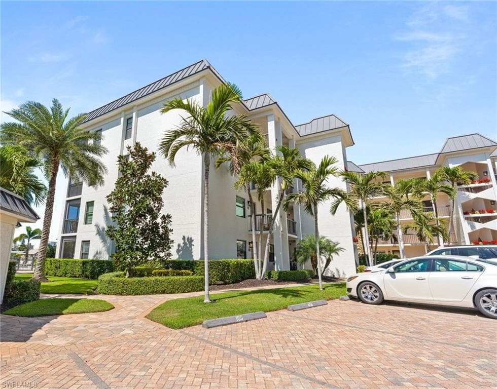 880 Huron Ct 105, Marco Island, FL 34145-25