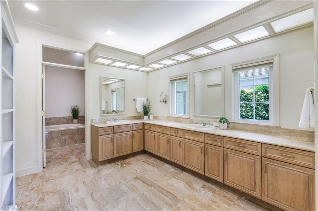 3311 Creekview Dr, Bonita Springs, FL 34134-21