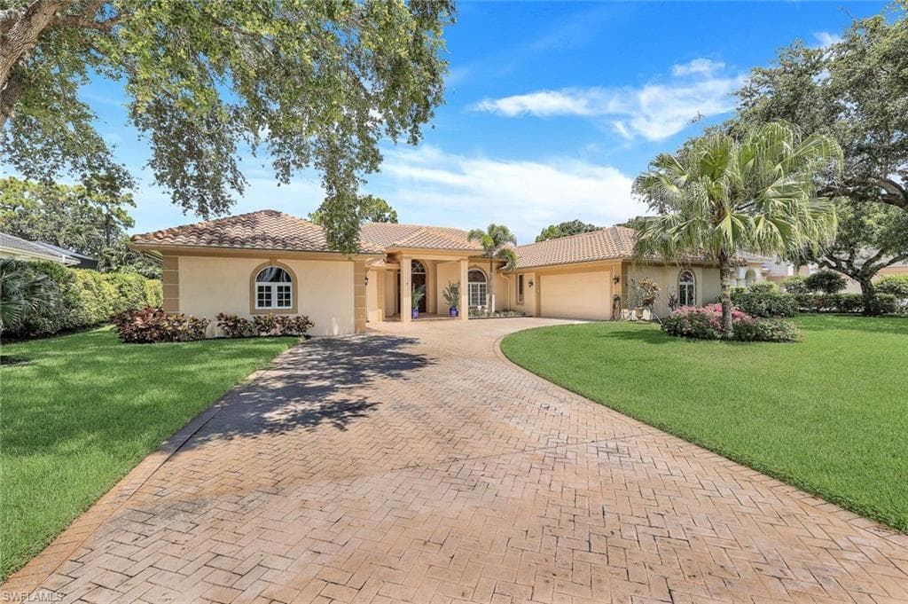 3311 Creekview Dr, Bonita Springs, FL 34134-4