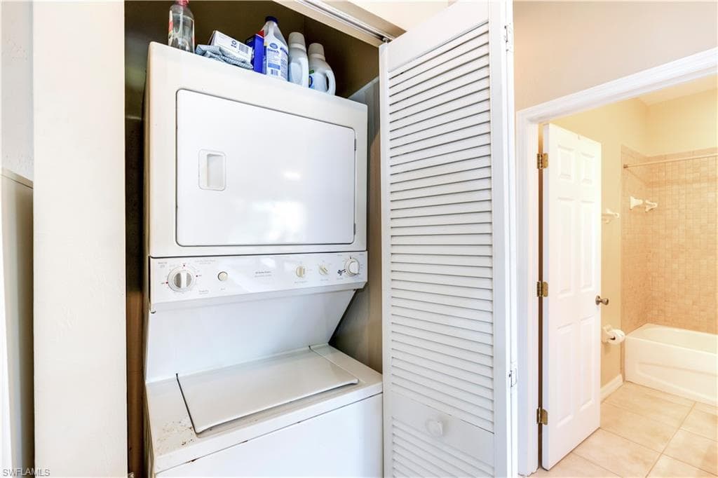 4222 Bellasol Cir 923, Fort Myers, FL 33916-21