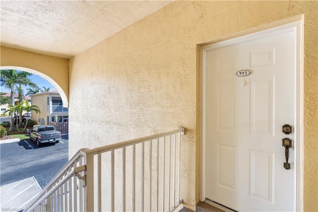 4222 Bellasol Cir 923, Fort Myers, FL 33916-22