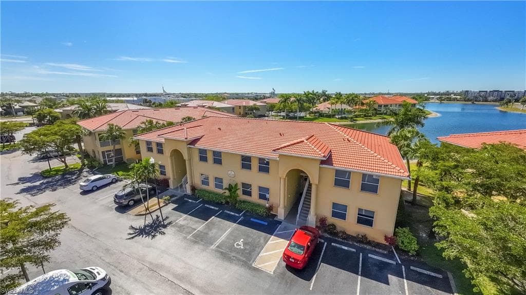 4222 Bellasol Cir 923, Fort Myers, FL 33916-23