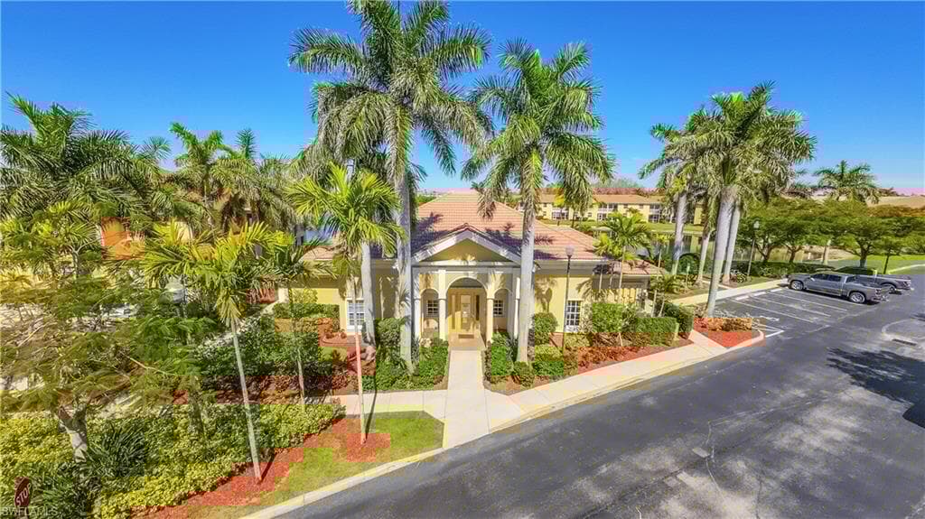 4222 Bellasol Cir 923, Fort Myers, FL 33916-25