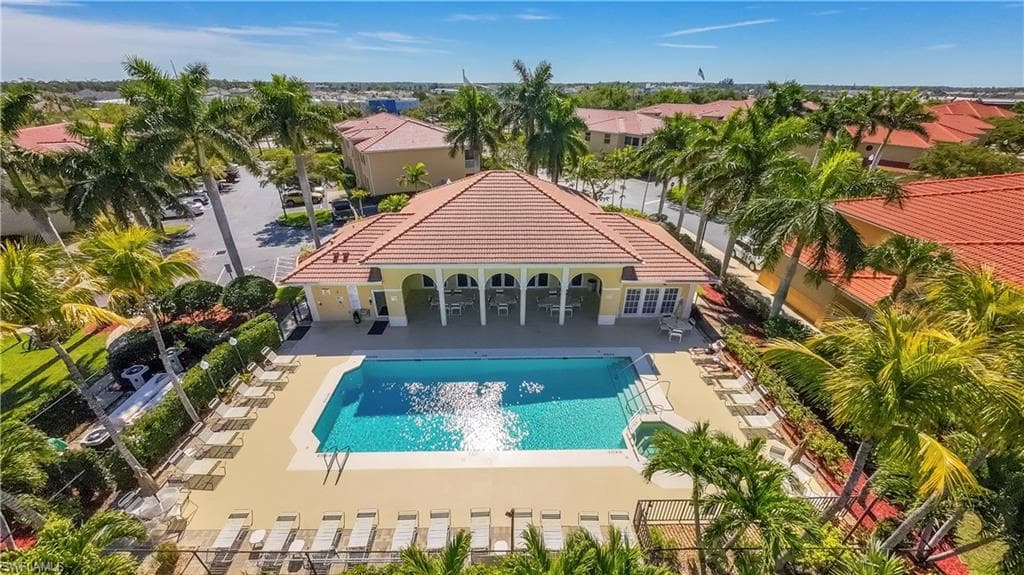 4222 Bellasol Cir 923, Fort Myers, FL 33916-26