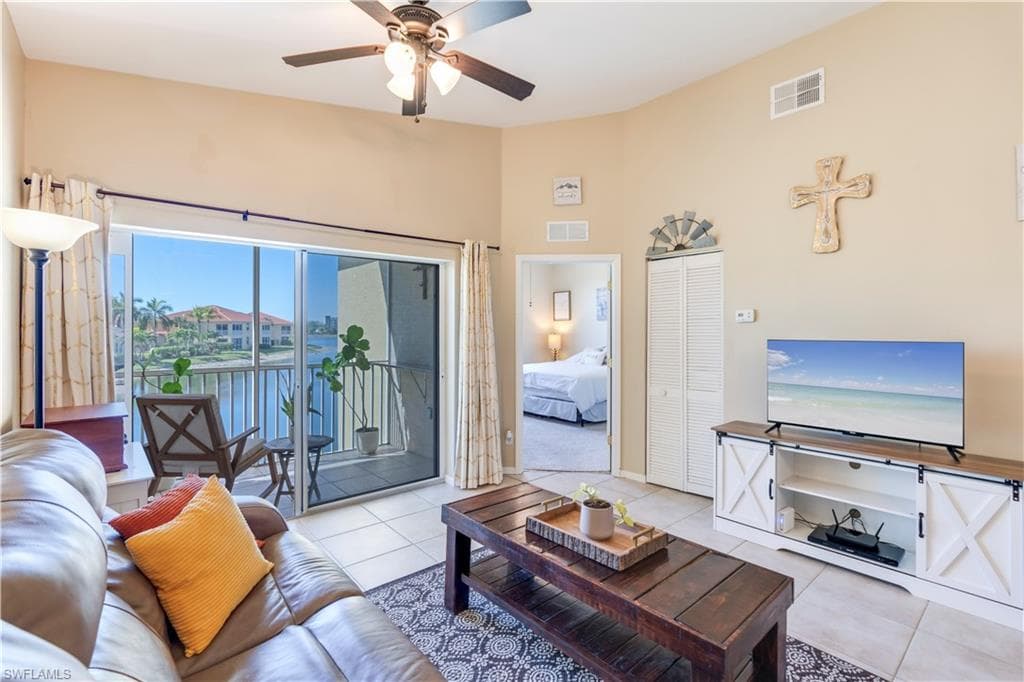 4222 Bellasol Cir 923, Fort Myers, FL 33916-2