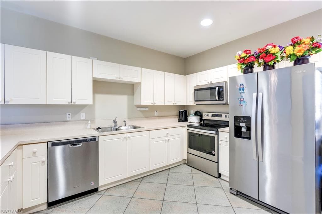 4222 Bellasol Cir 923, Fort Myers, FL 33916-30