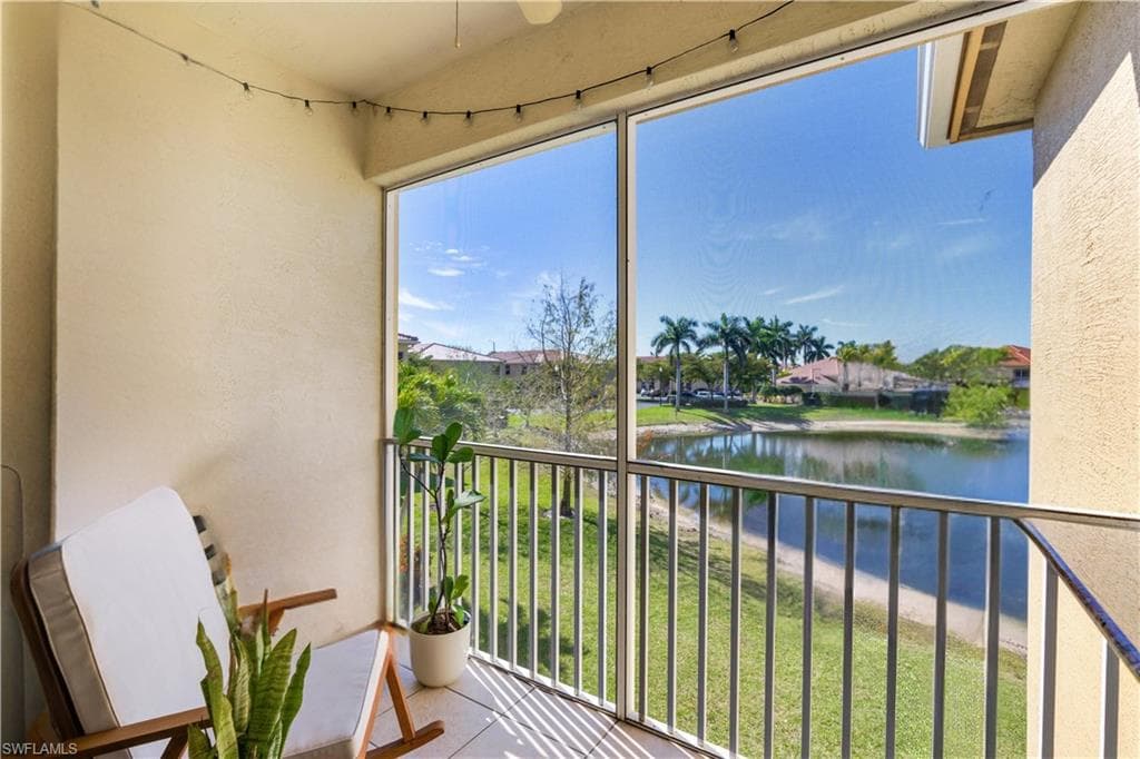 4222 Bellasol Cir 923, Fort Myers, FL 33916-4