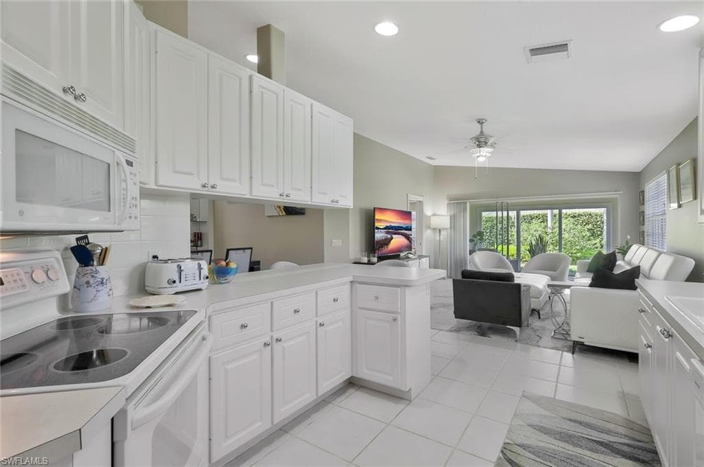 4949 Kingston Way, Naples, FL 34119-11