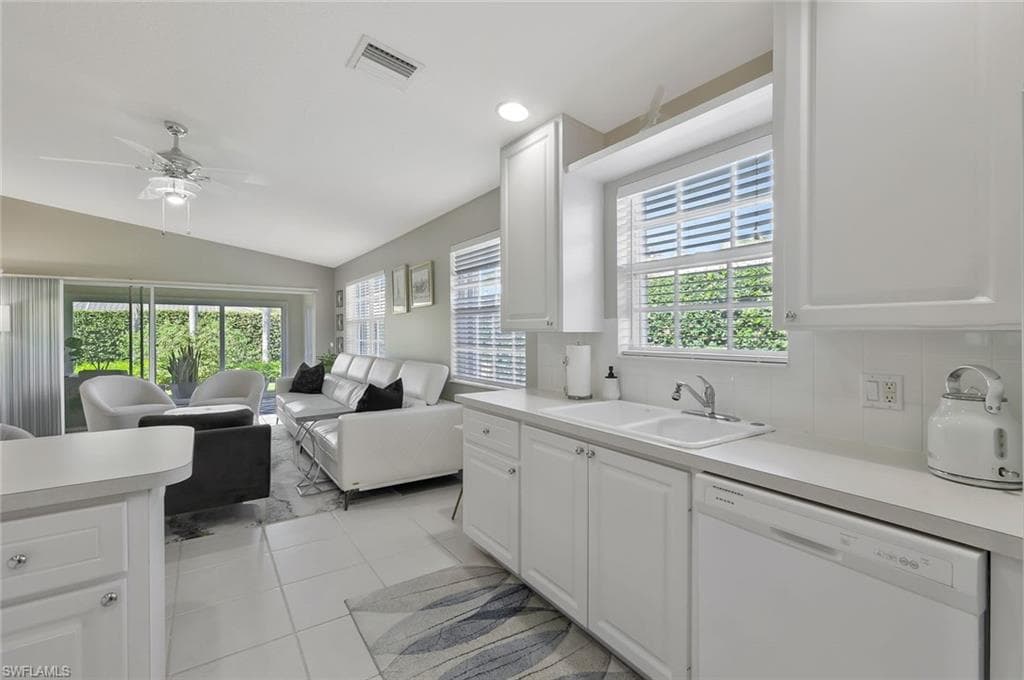 4949 Kingston Way, Naples, FL 34119-13