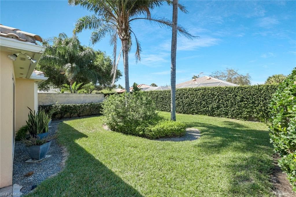 4949 Kingston Way, Naples, FL 34119-27