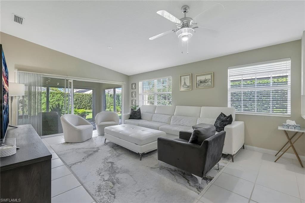 4949 Kingston Way, Naples, FL 34119-5