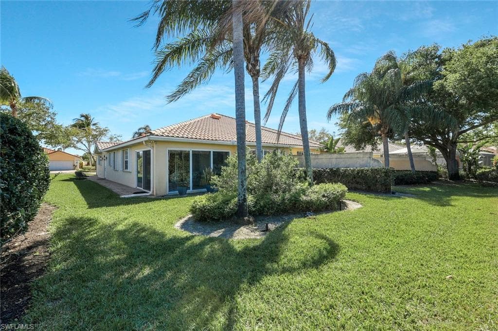 4949 Kingston Way, Naples, FL 34119-6