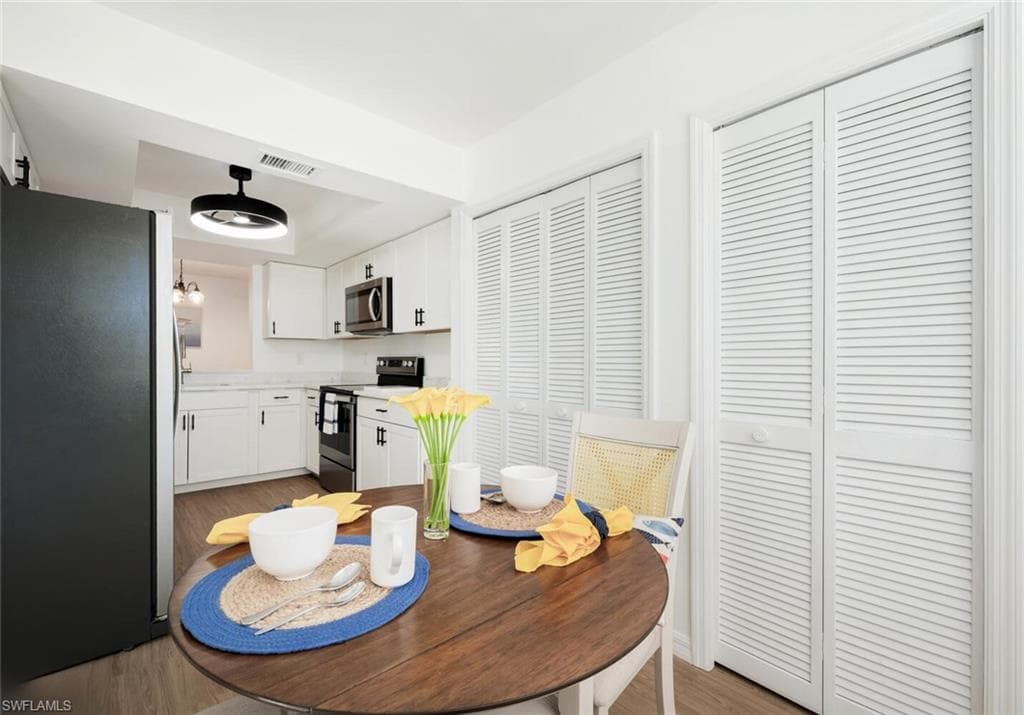 7320 Glenmoor Ln 2106, Naples, FL 34104-13