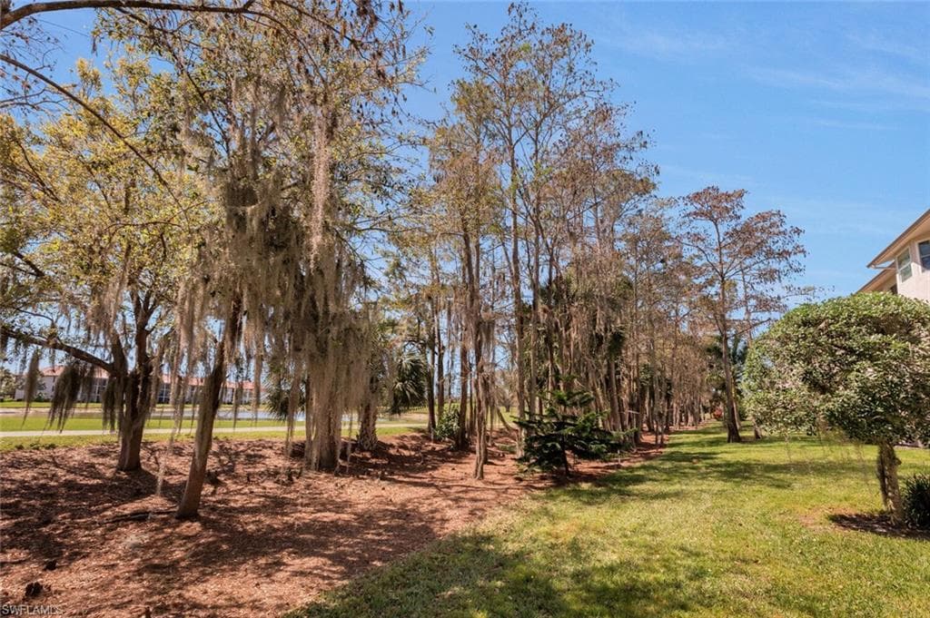 7320 Glenmoor Ln 2106, Naples, FL 34104-26