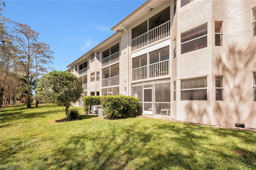 7320 Glenmoor Ln 2106, Naples, FL 34104-29