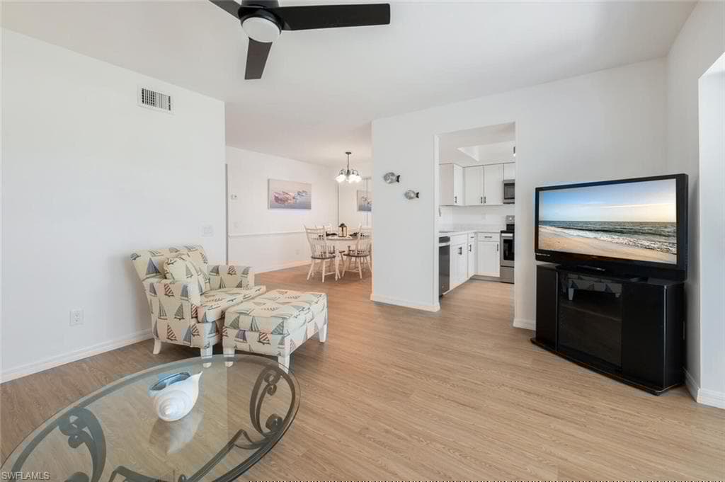 7320 Glenmoor Ln 2106, Naples, FL 34104-6
