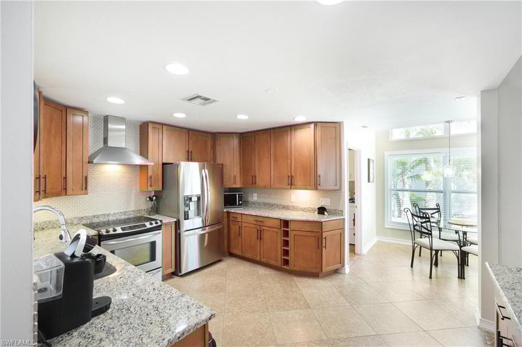 518 Cormorant Cv, Naples, FL 34113-12
