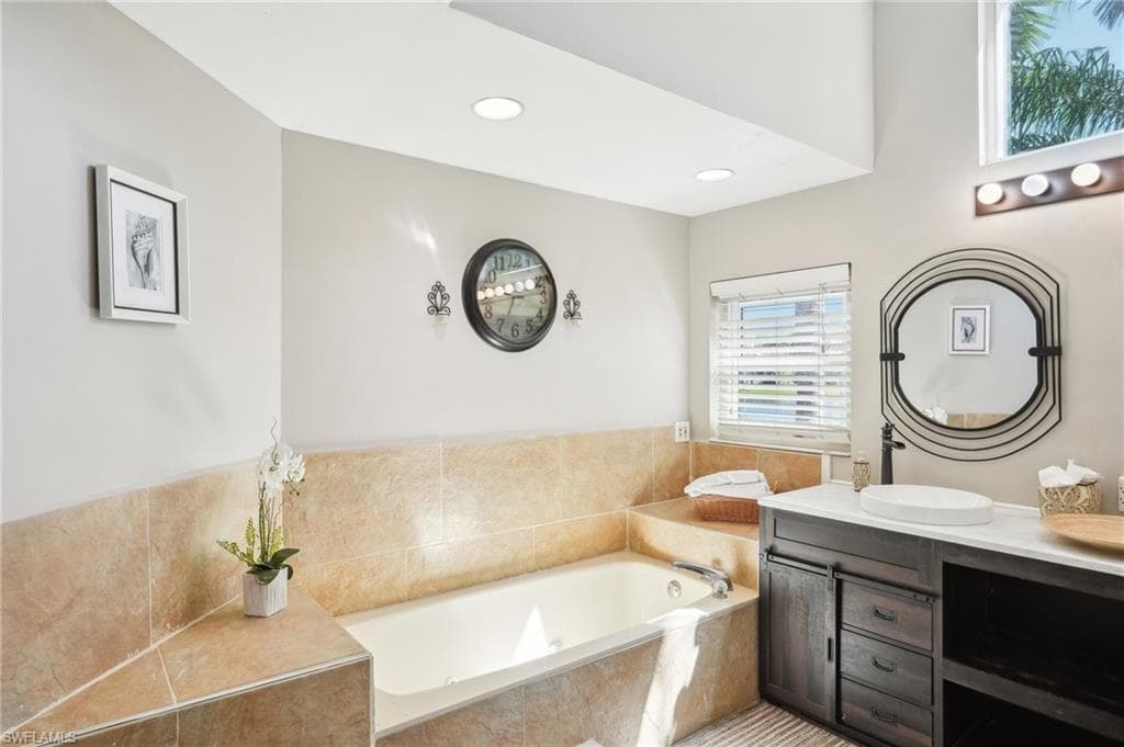 518 Cormorant Cv, Naples, FL 34113-19