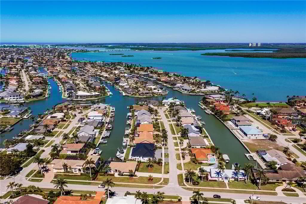 206 Windbrook Ct, Marco Island, FL 34145-43