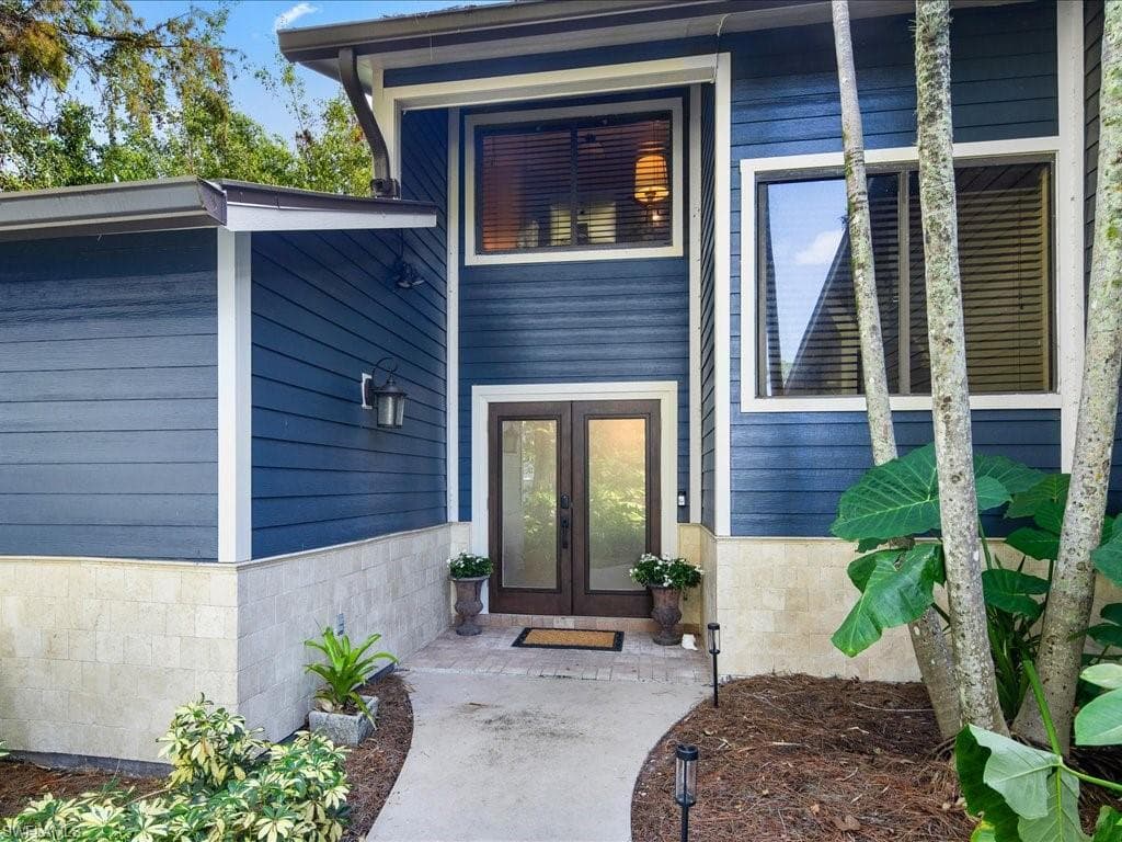 5900 Cypress Hollow Way, Naples, FL 34109-4