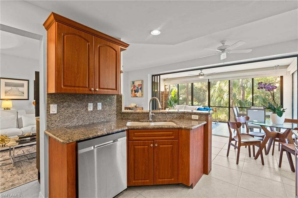 27021 Oakwood Lake Dr 102, Bonita Springs, FL 34134-18